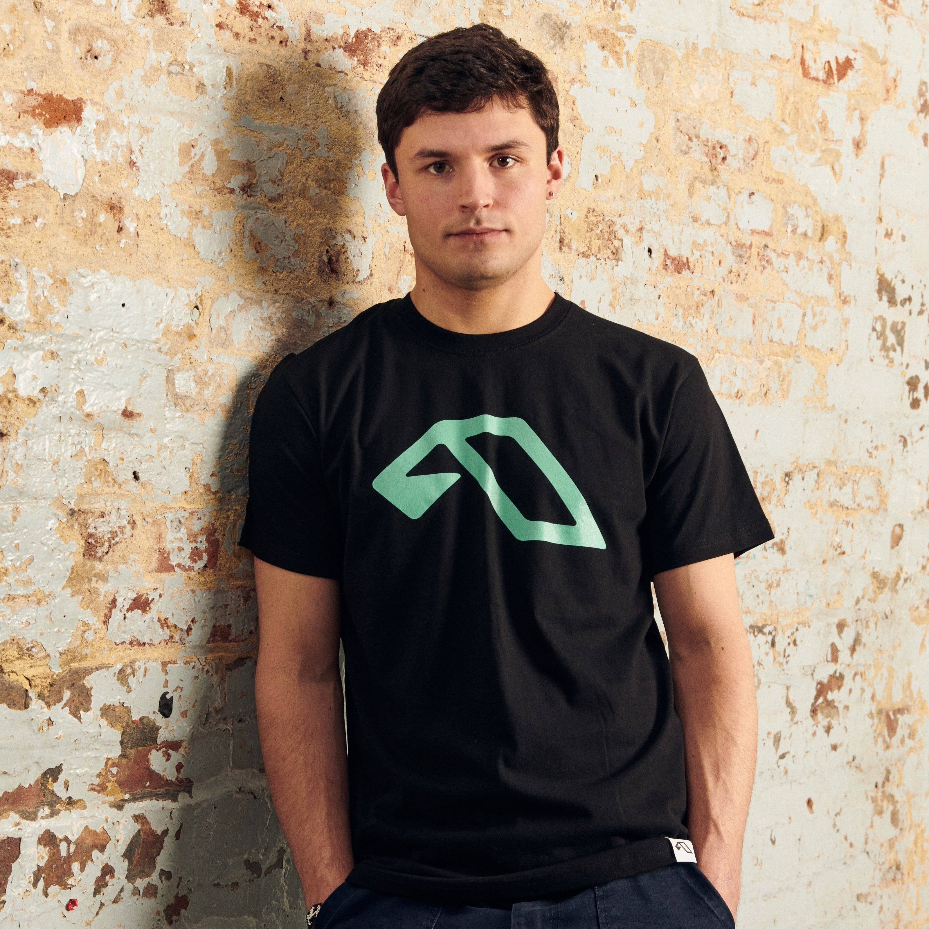 Anjuna Anjuna Classic Tee / Black & Teal Tee Anjuna Classic Tee / Black & Teal - S