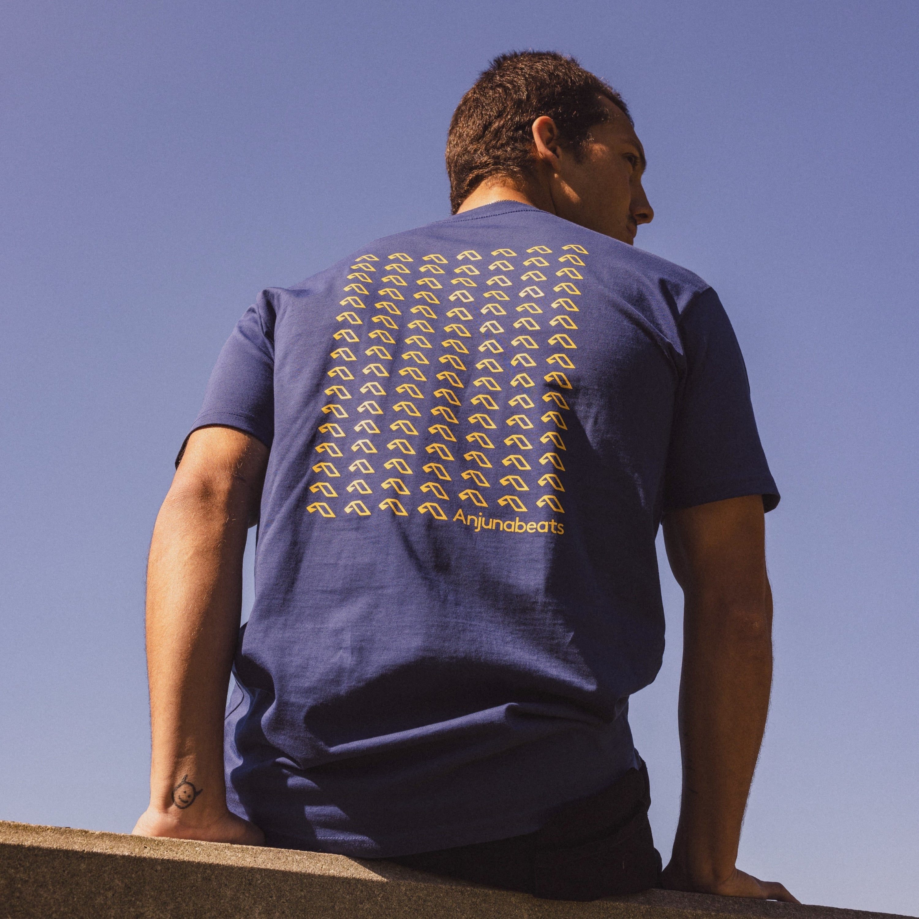 Anjunabeats Anjunabeats Outdoors Tee / Cobalt Tee Anjunabeats Outdoors Tee / Cobalt - S