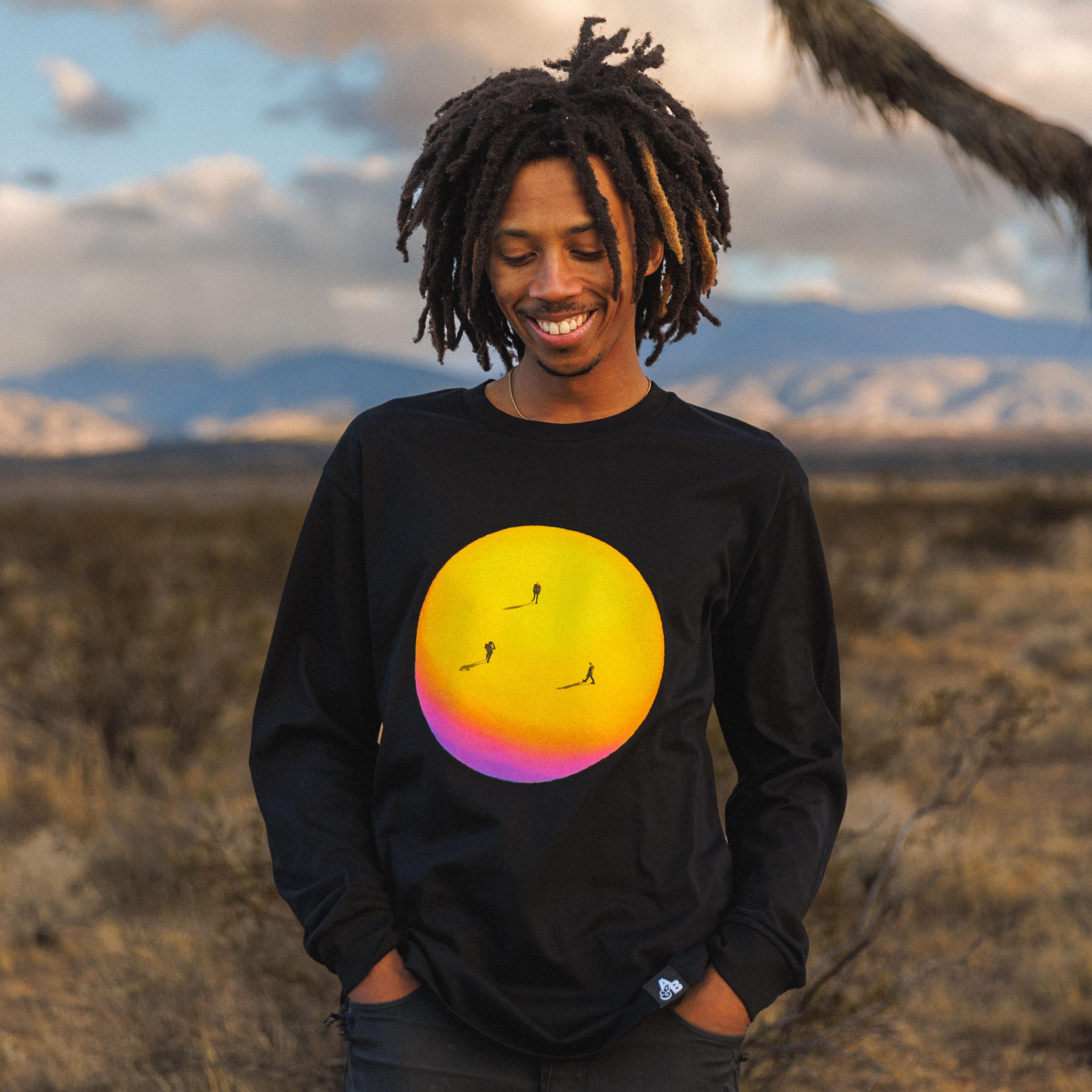 Above & Beyond 'Bigger Than All Of Us' Long Sleeve Tee Long Sleeve 'Bigger Than All Of Us' Long Sleeve Tee - S