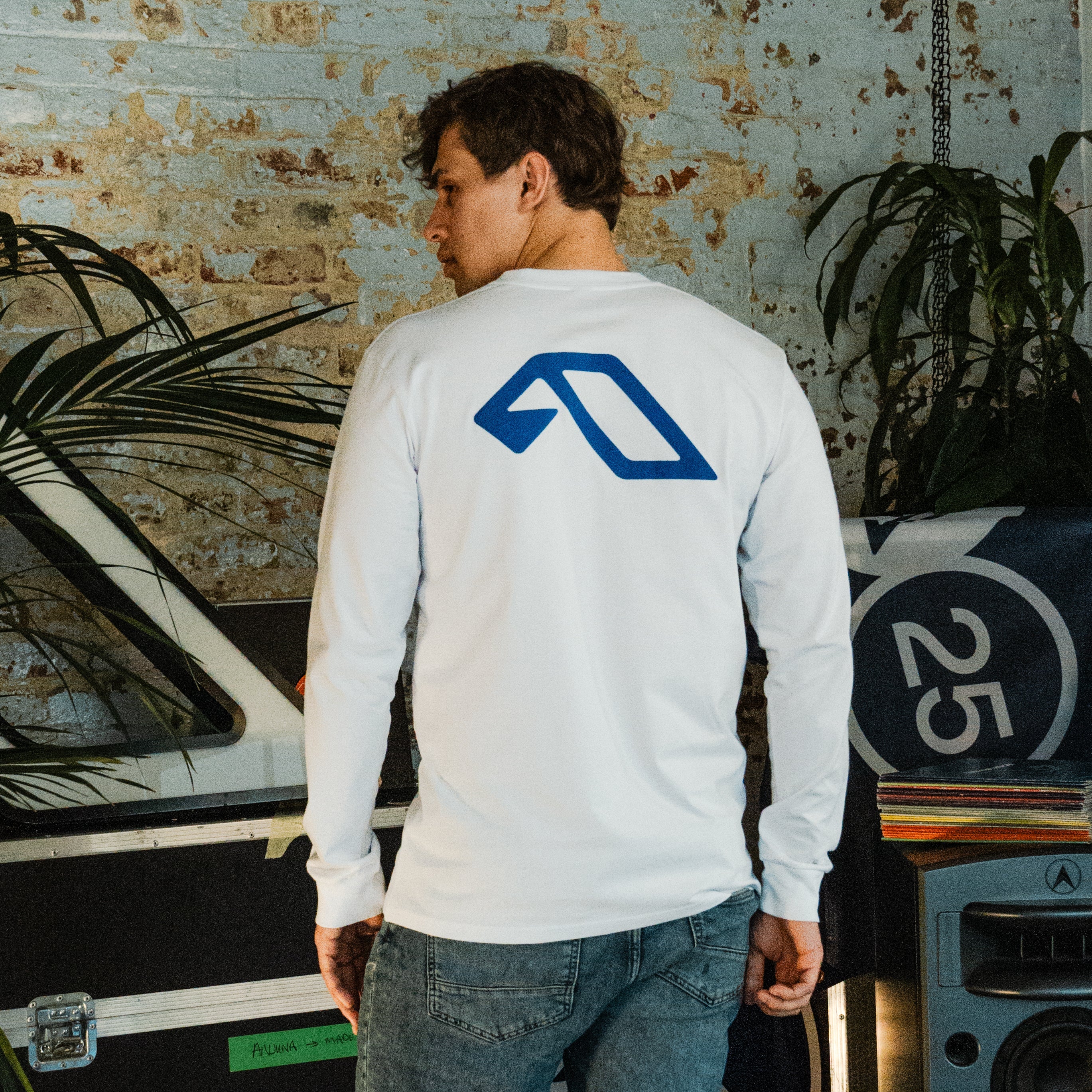 Anjuna Anjuna25 Puff Print Long Sleeve Tee / White Long Sleeve Anjuna25 Puff Print Long Sleeve Tee / White - S