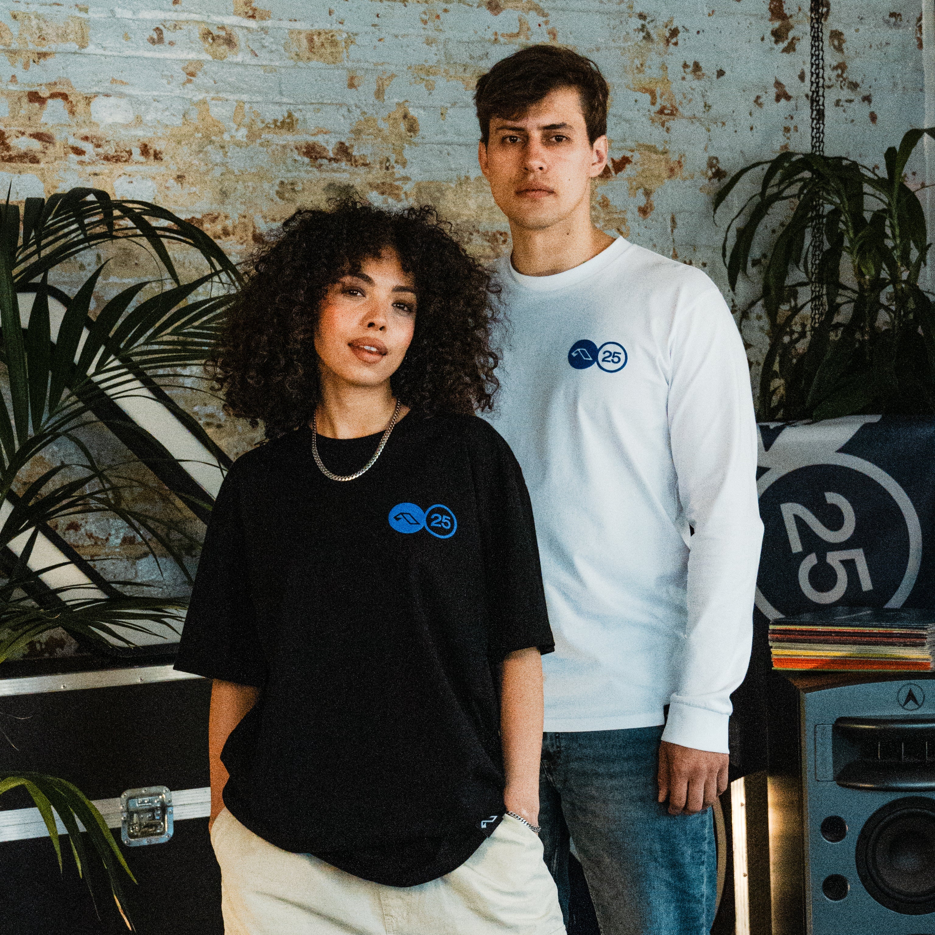 Anjuna Anjuna25 Puff Print Long Sleeve Tee / White Long Sleeve Anjuna25 Puff Print Long Sleeve Tee / White - S