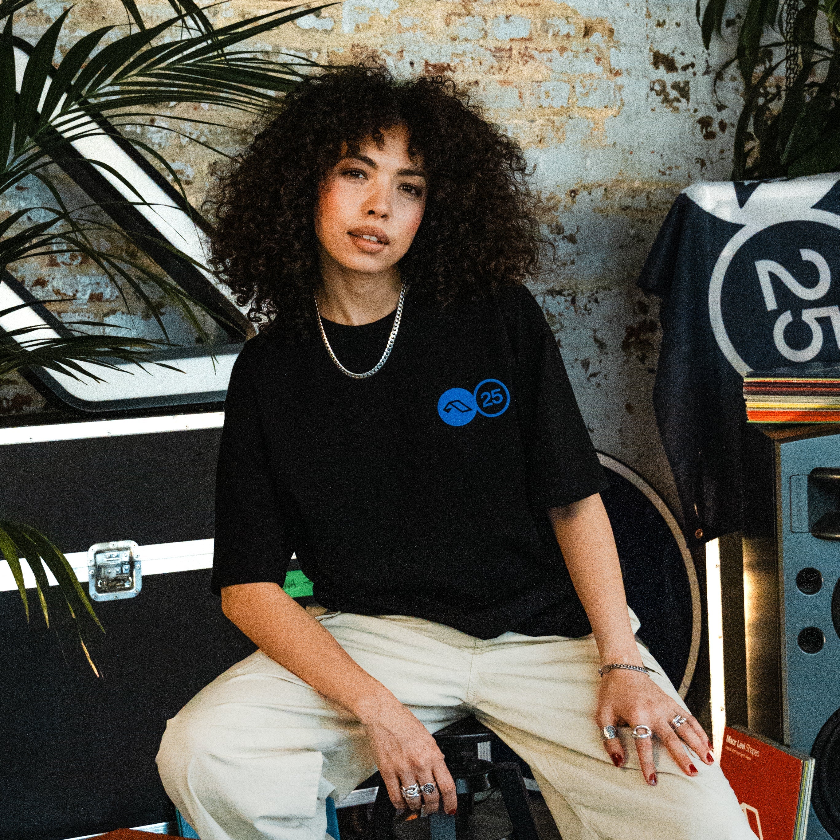 Anjuna Anjuna25 Puff Print Tee / Black Tee Anjuna25 Puff Print Tee / Black - S