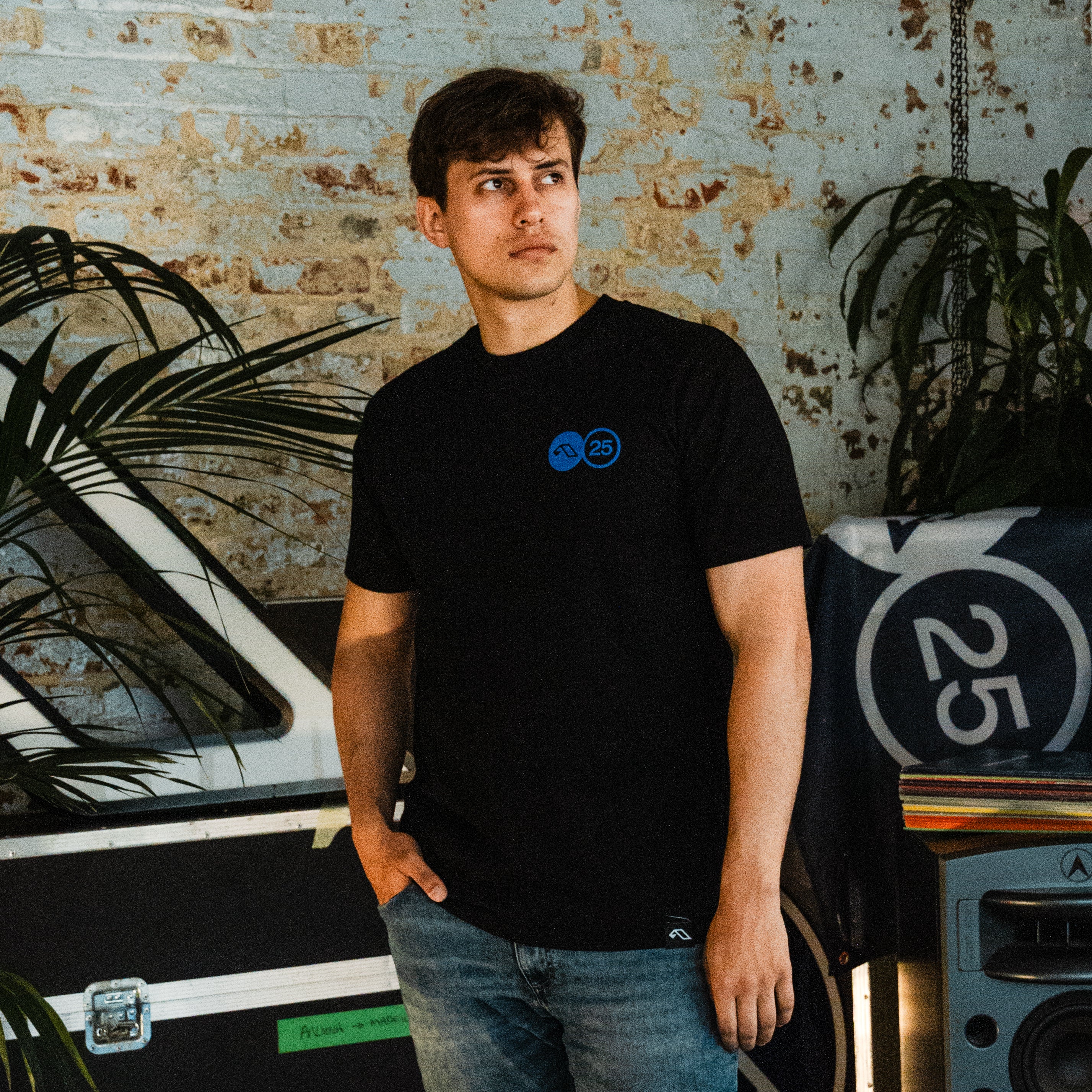 Anjuna Anjuna25 Puff Print Tee / Black Tee Anjuna25 Puff Print Tee / Black - S