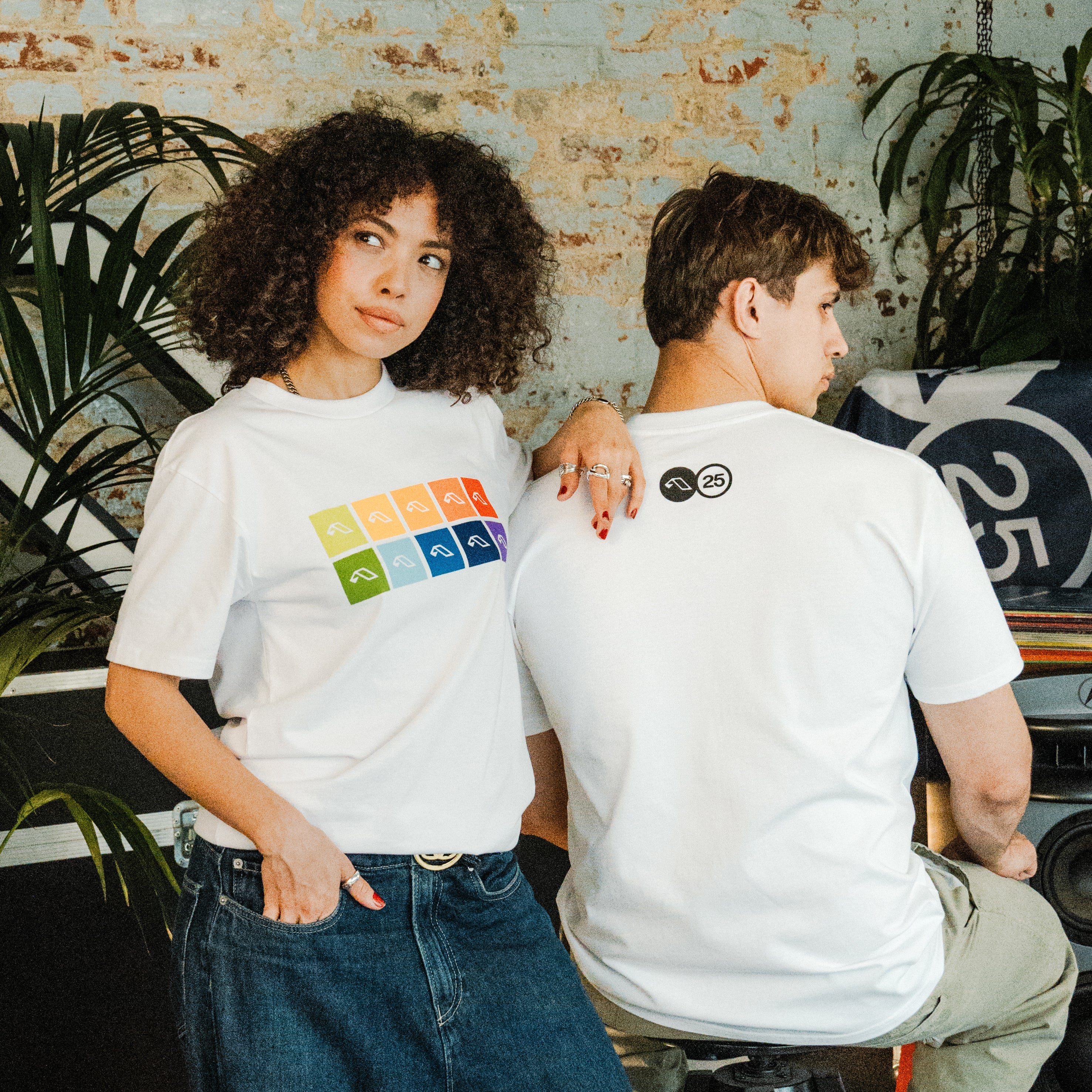 Anjuna Anjuna25 Packshot Tee / White Tee Anjuna25 Packshot Tee / White - S