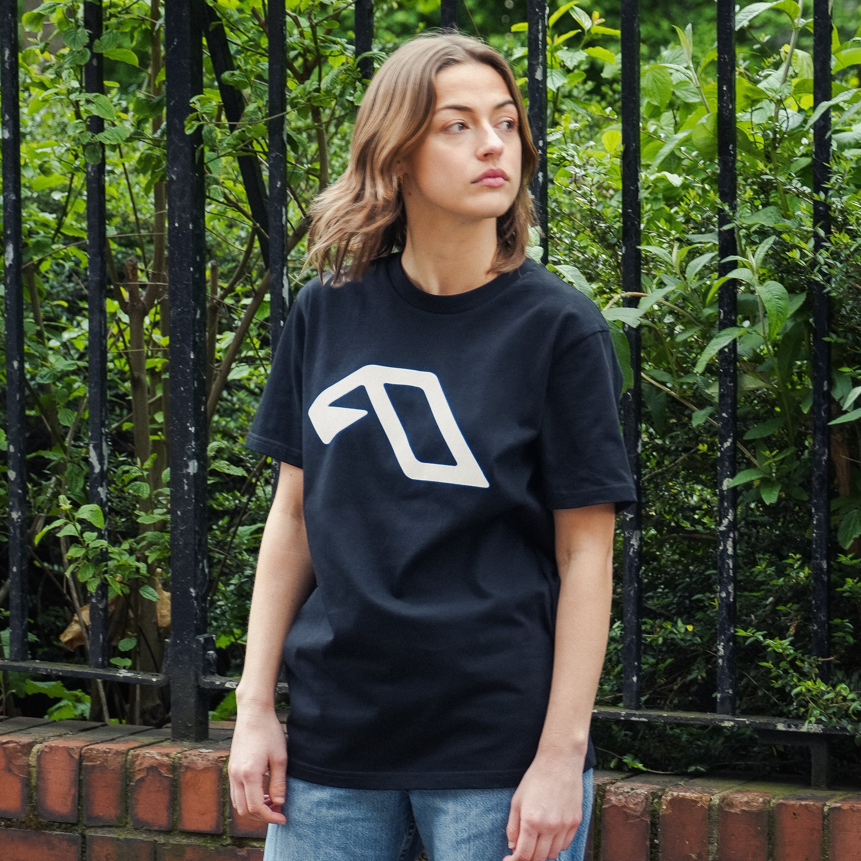 Anjuna Classic Tee / Black (Relaxed Fit)
