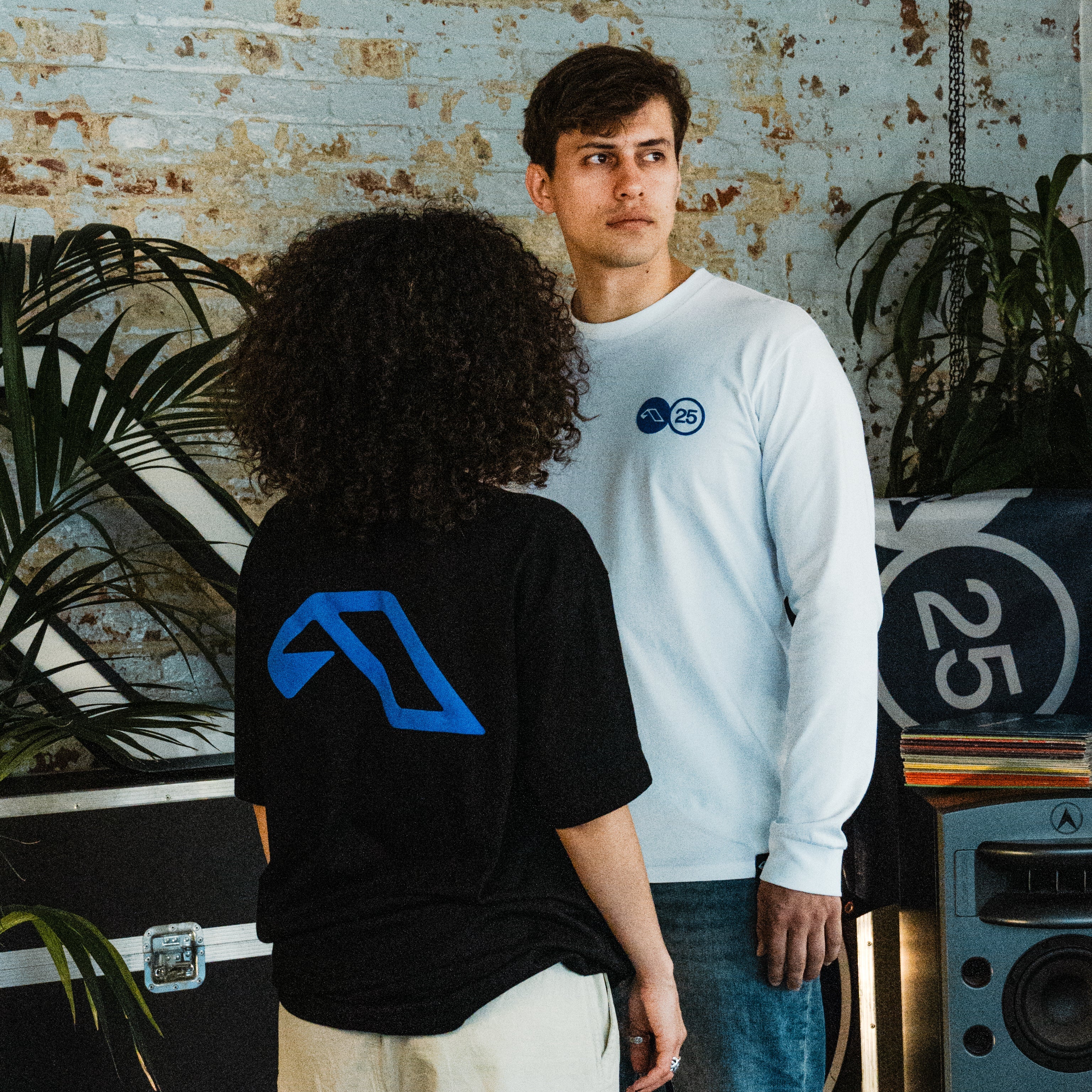 Anjuna Anjuna25 Puff Print Tee / Black Tee Anjuna25 Puff Print Tee / Black - S