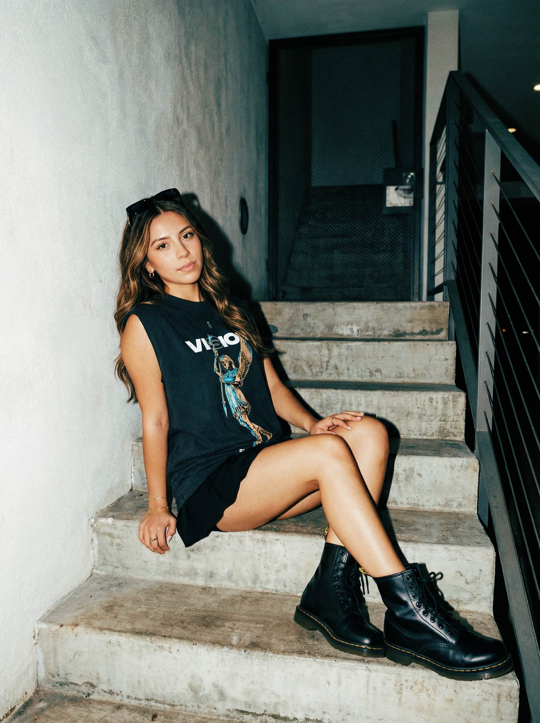 Fragmented Statue [Vision] Sleeveless Tee / Vintage Black