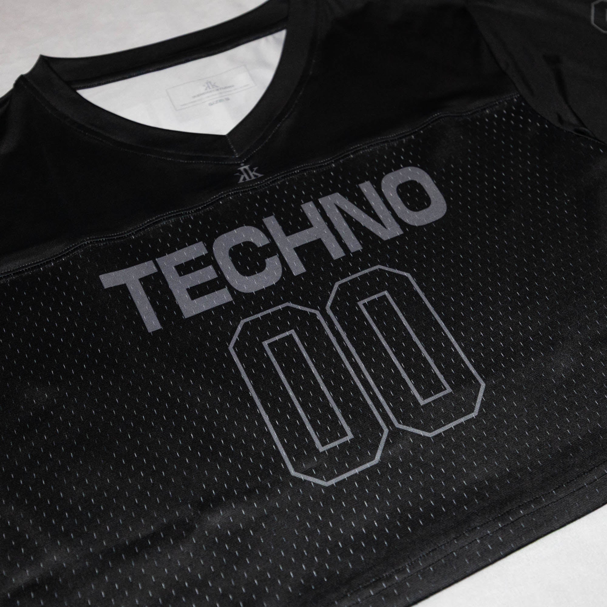 Techno Cropped Football Jersey / Black
